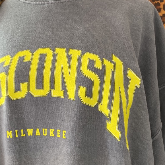 Vintage Crewneck - Picture 7 of 8